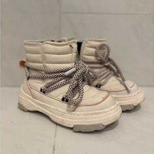 Zara Cream Winter Boots with Polka Dot Laces